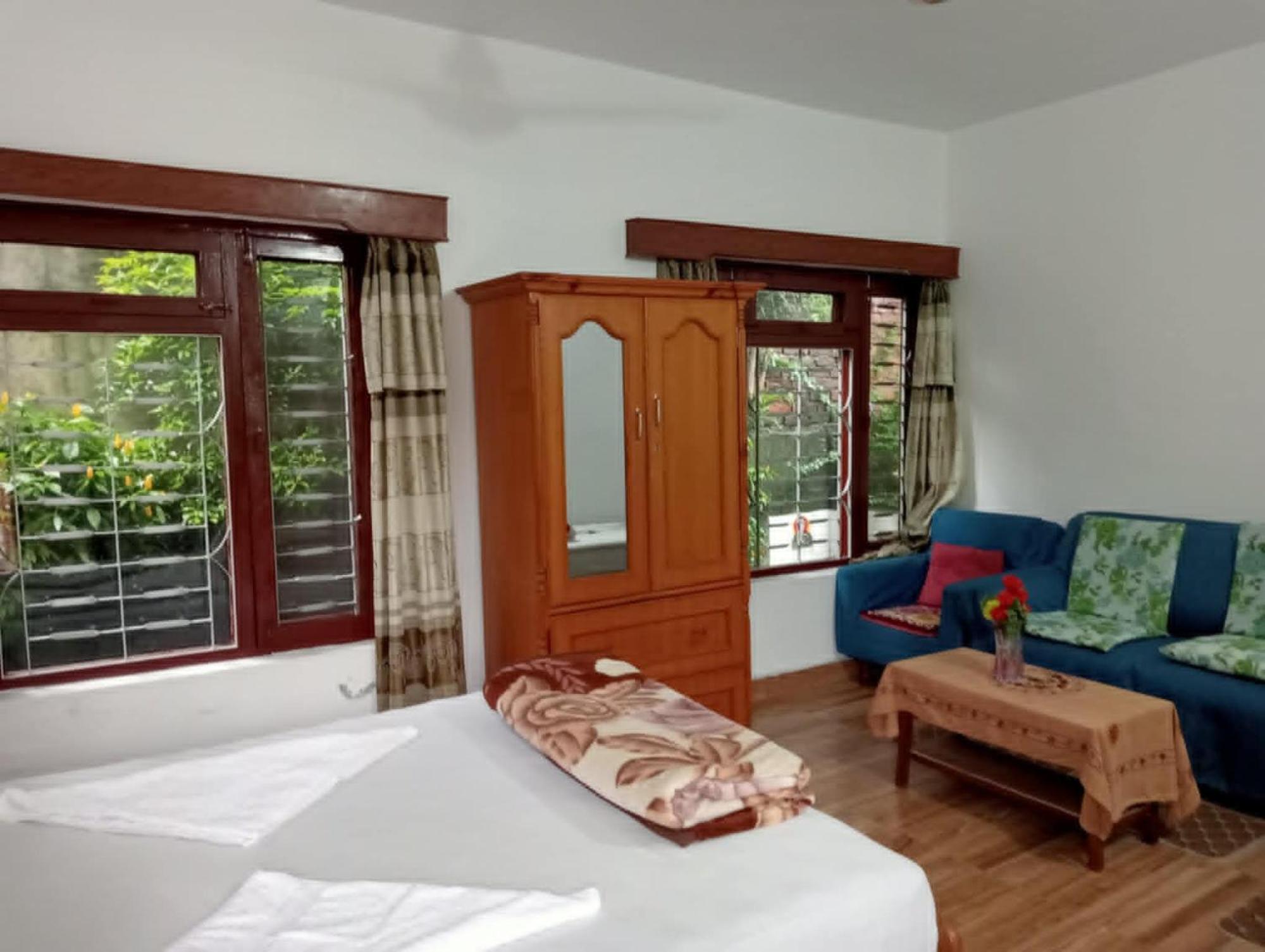 New Summit Guest House Pokhara Bagian luar foto