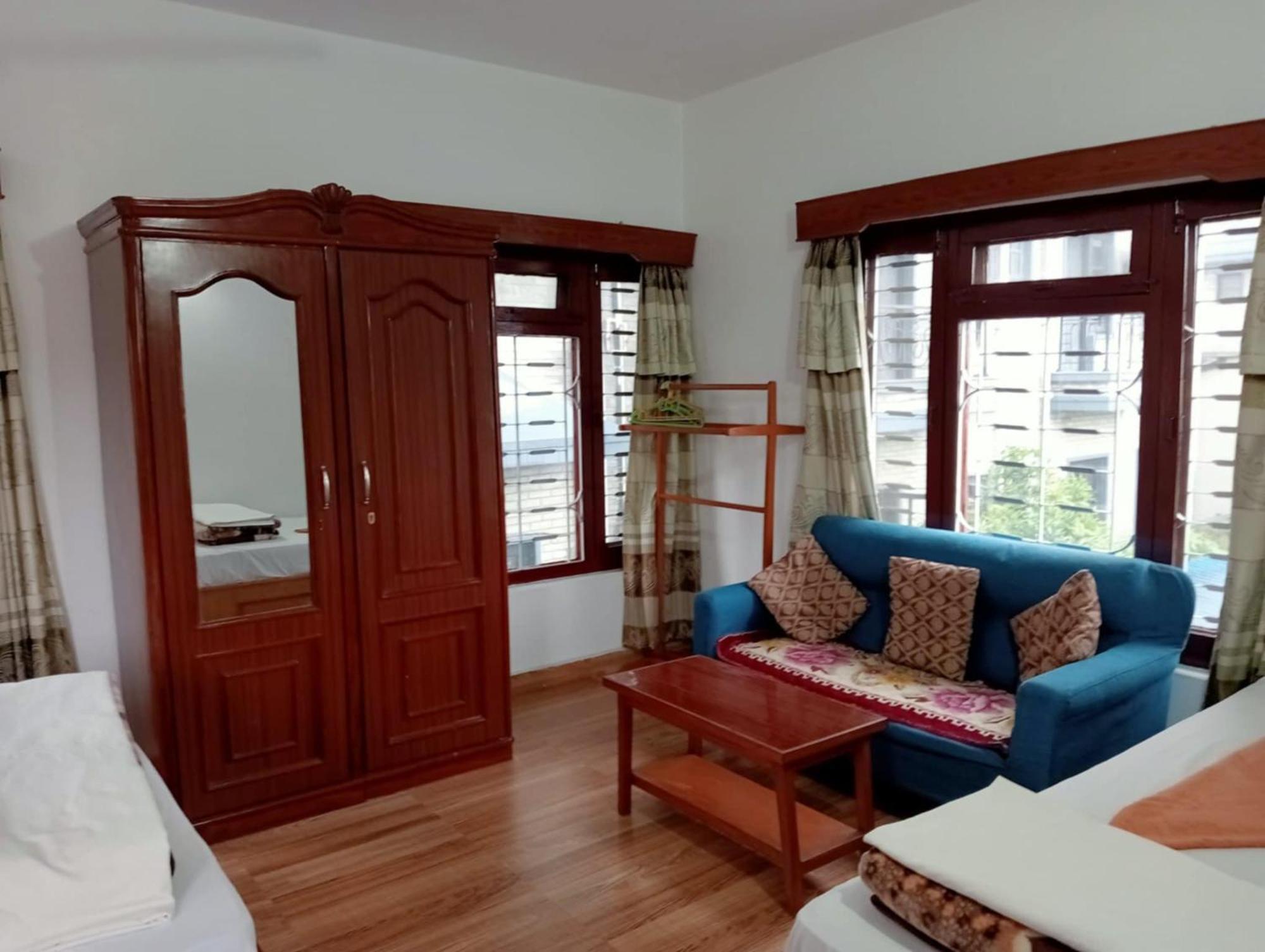 New Summit Guest House Pokhara Bagian luar foto