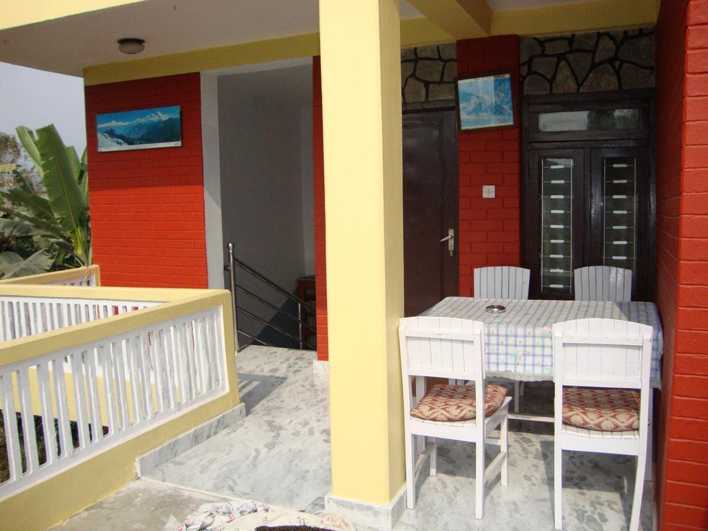 New Summit Guest House Pokhara Bagian luar foto