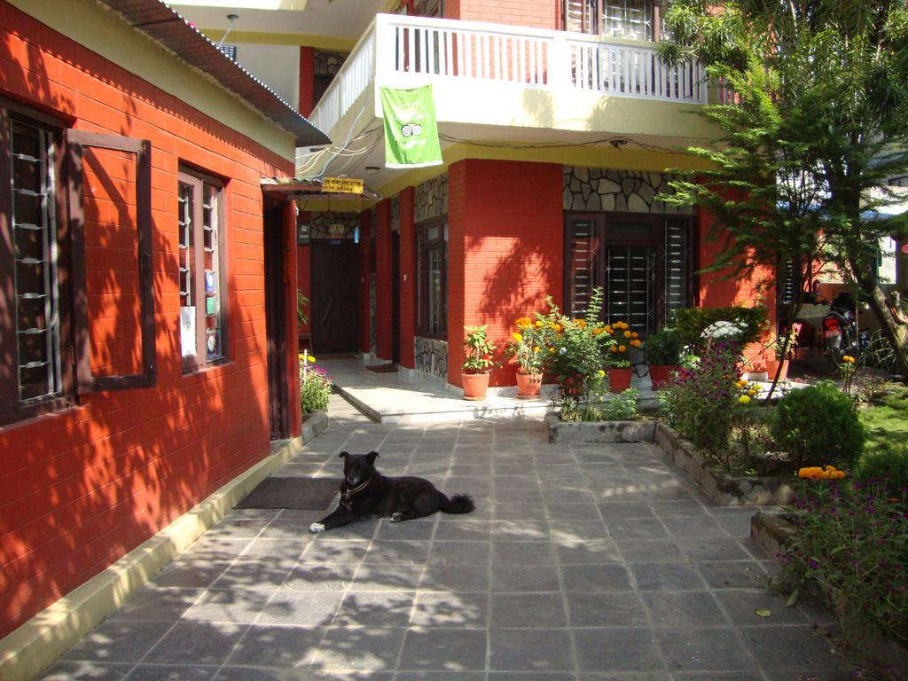 New Summit Guest House Pokhara Bagian luar foto